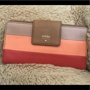 SOLD | Color block Fossil wallet